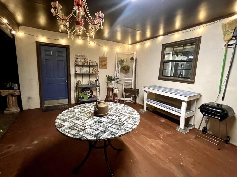 Rest, Relax & Enjoy The Entire Cozy Vacational Home! Mission
